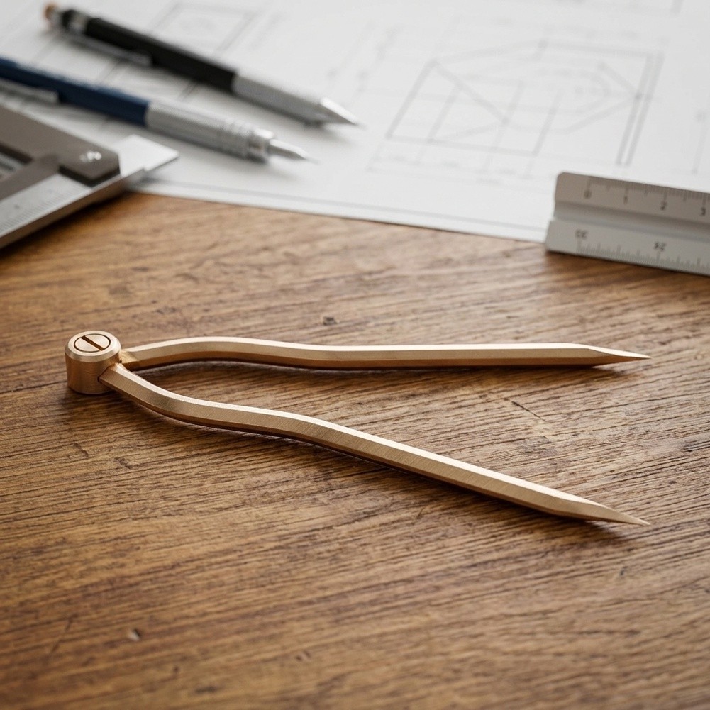 أداة ملاحة نحاسية لرسم المسارا - مراجعة Woodworking Course وسعره